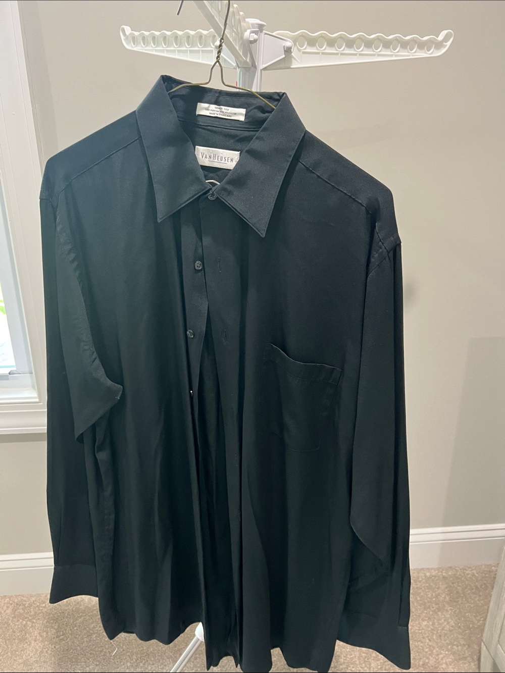 Van Heusen Black Long-Sleeve Button-Up Dress Shirt